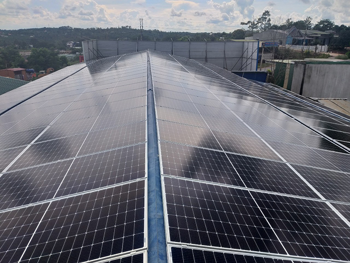 Hoàn thành hệ thống năng lượng mặt trời hòa lưới áp mái 90kWp tại Đắk Nông 6