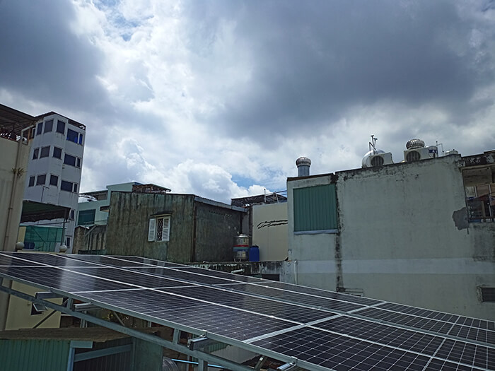 Hoàn thành hệ thống năng lượng mặt trời hòa lưới 8kWp tại Quận 10, HCM 4